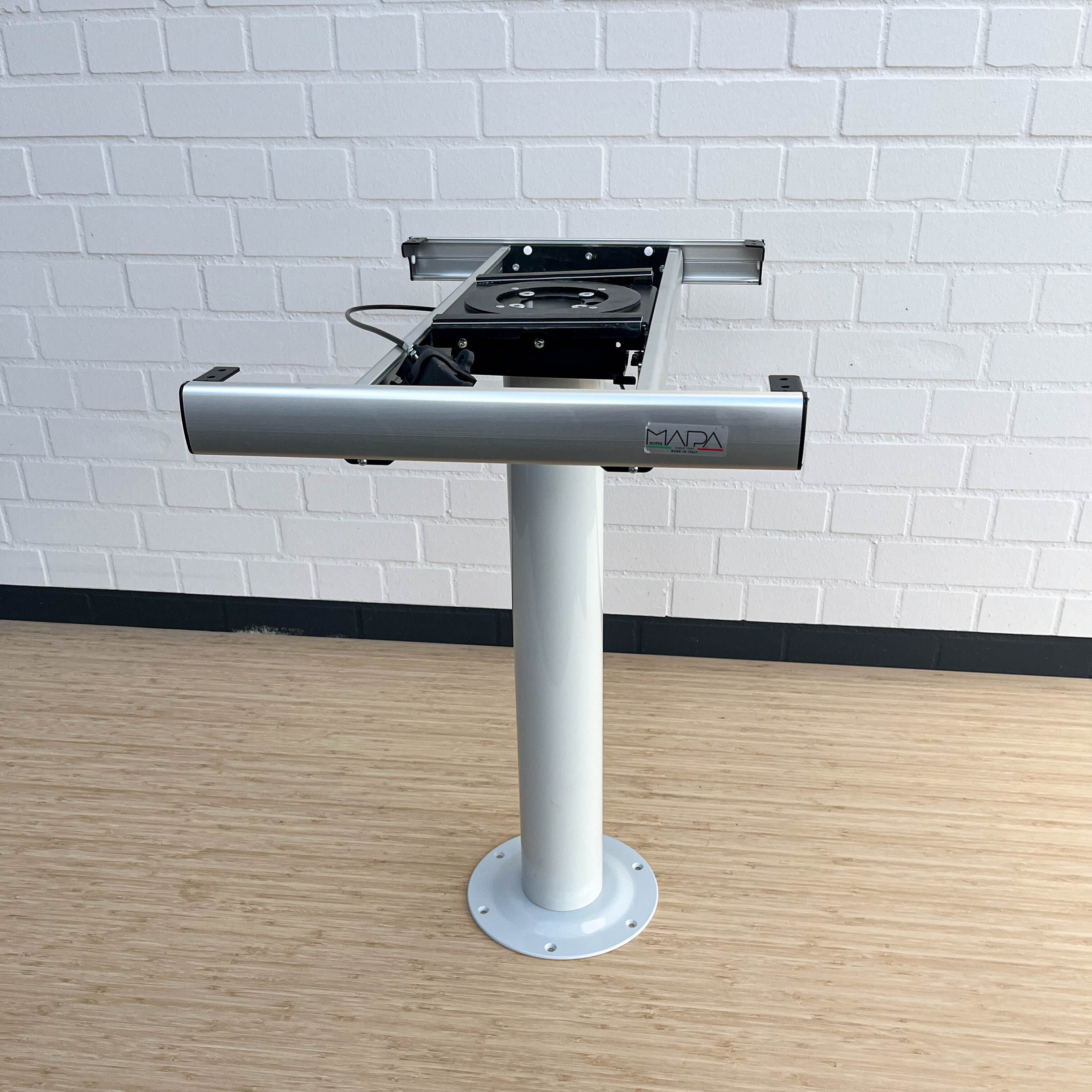 Nuova Mapa table frame including rigid base for folding and classic table tops