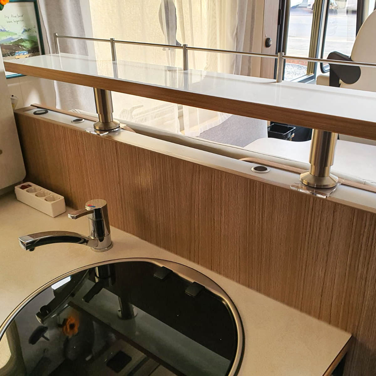 3061 Storage shelf for Carado models from 2018 to 2022 - High-gloss white with edge in cherry/havana / with railing