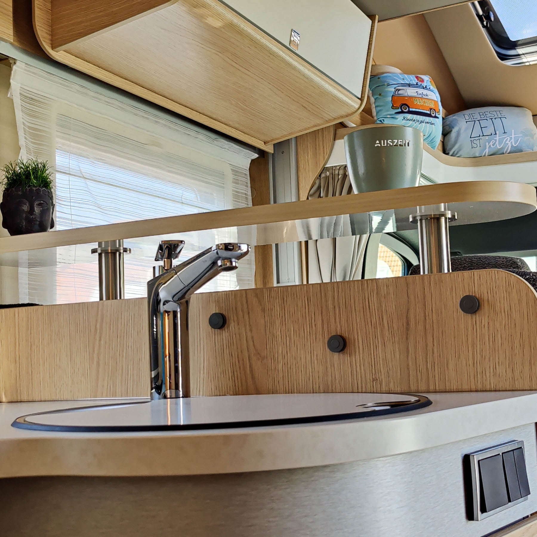 3043-2-part storage shelf for Hymer models - high-gloss white with edge in light maple / without railing