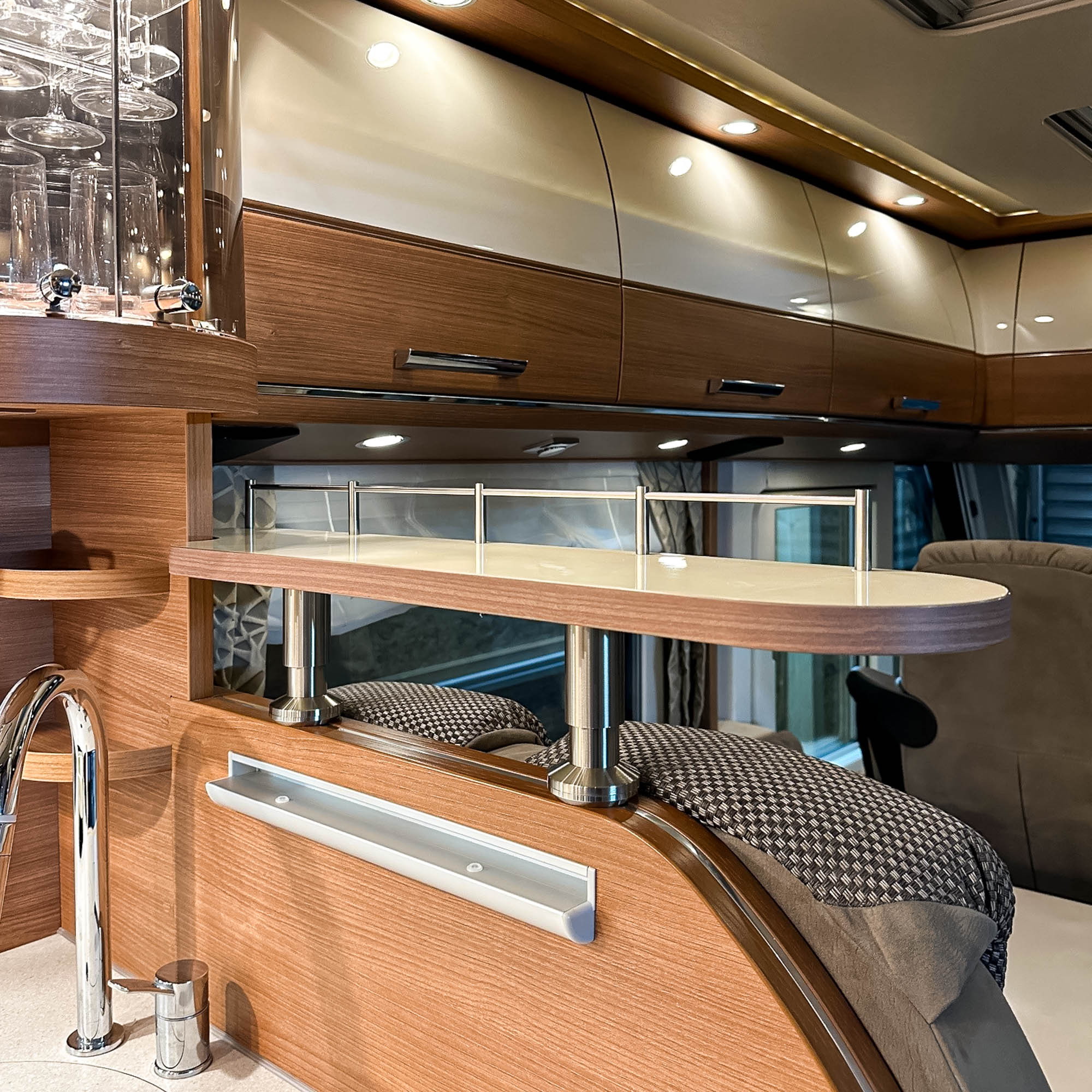 Storage board for sound system in the Carthago