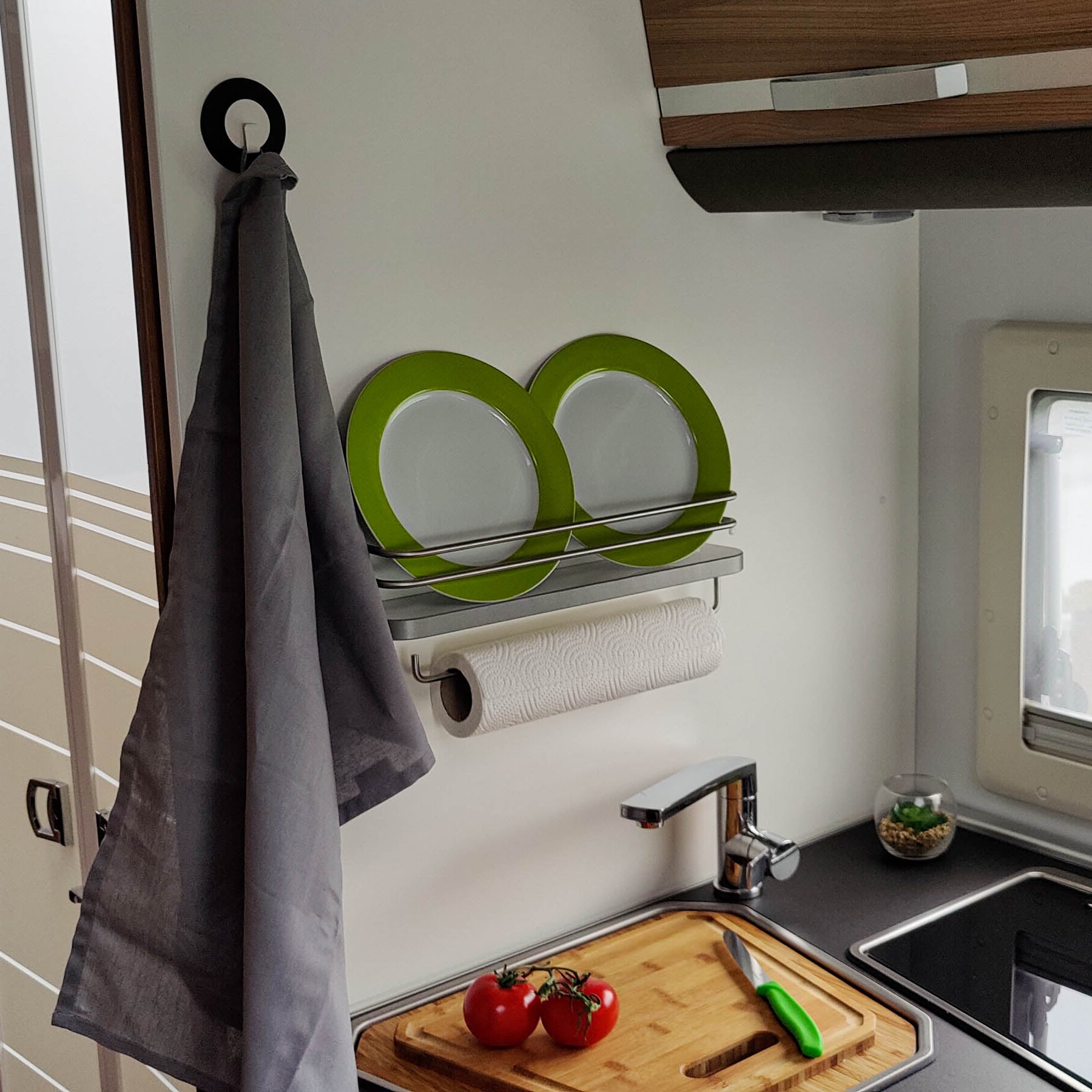 #color_high-gloss white with edge in grey/anthracite and stainless steel railing