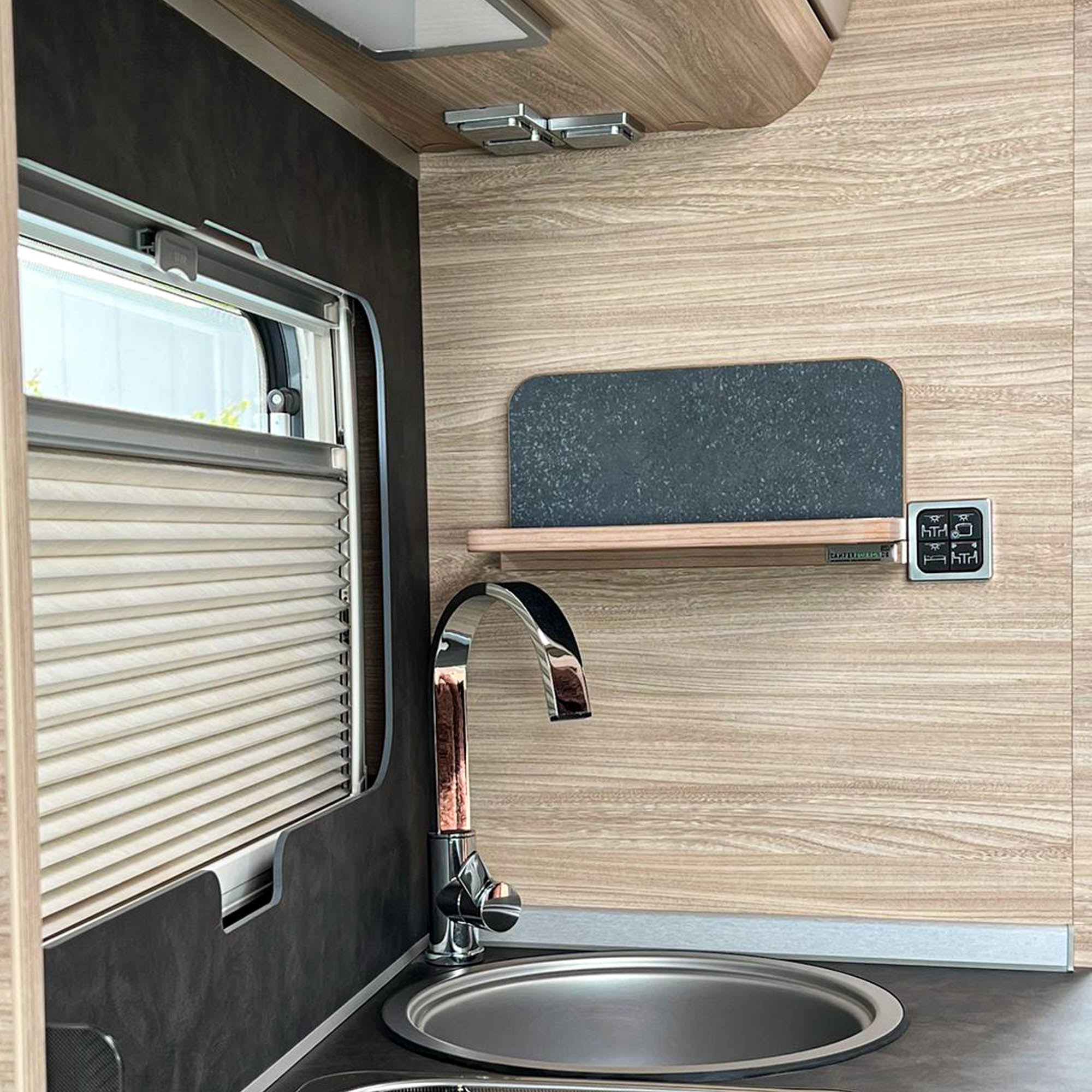 Model-independent shelf for campers