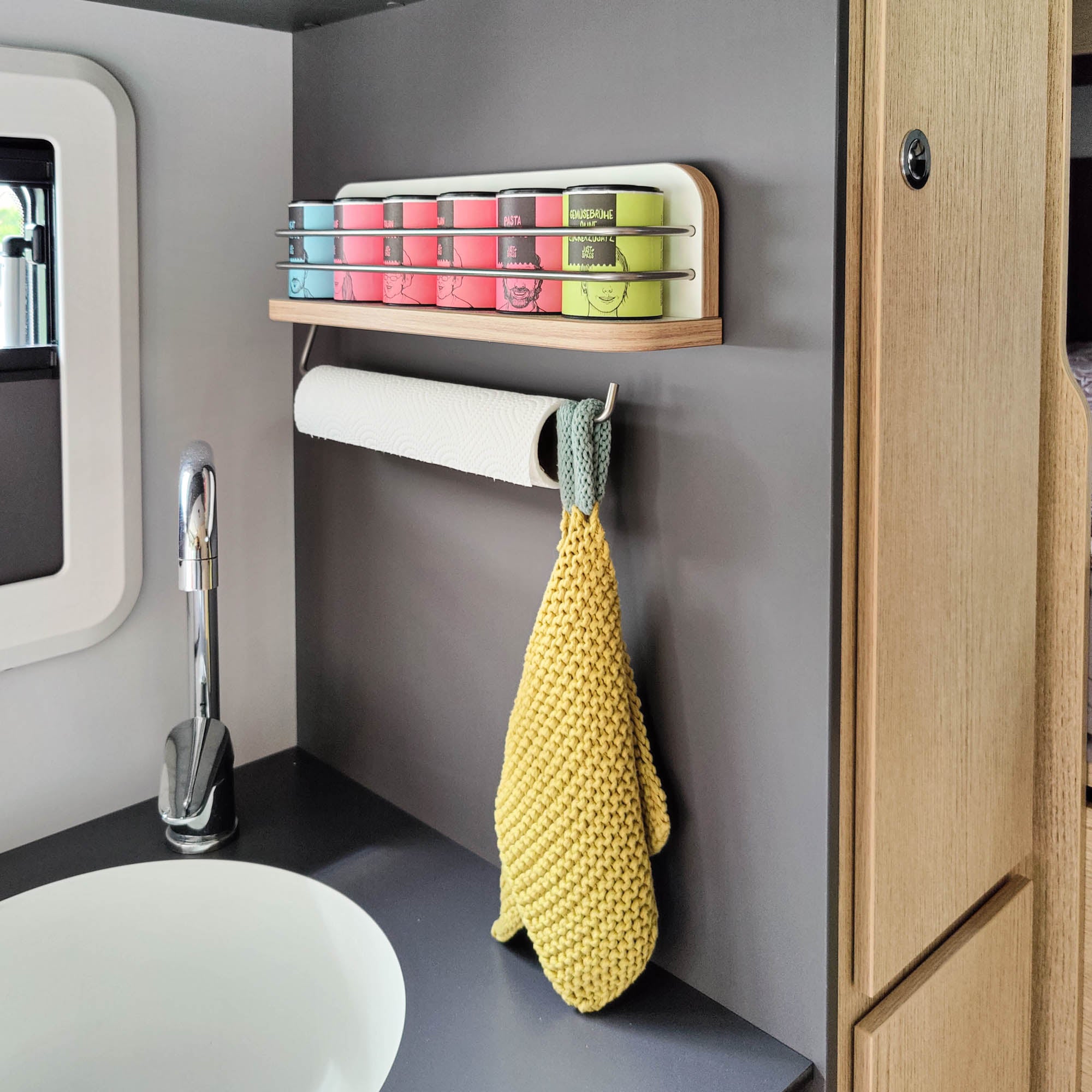 #color_high-gloss white with edge in elm Salisbury and stainless steel railing