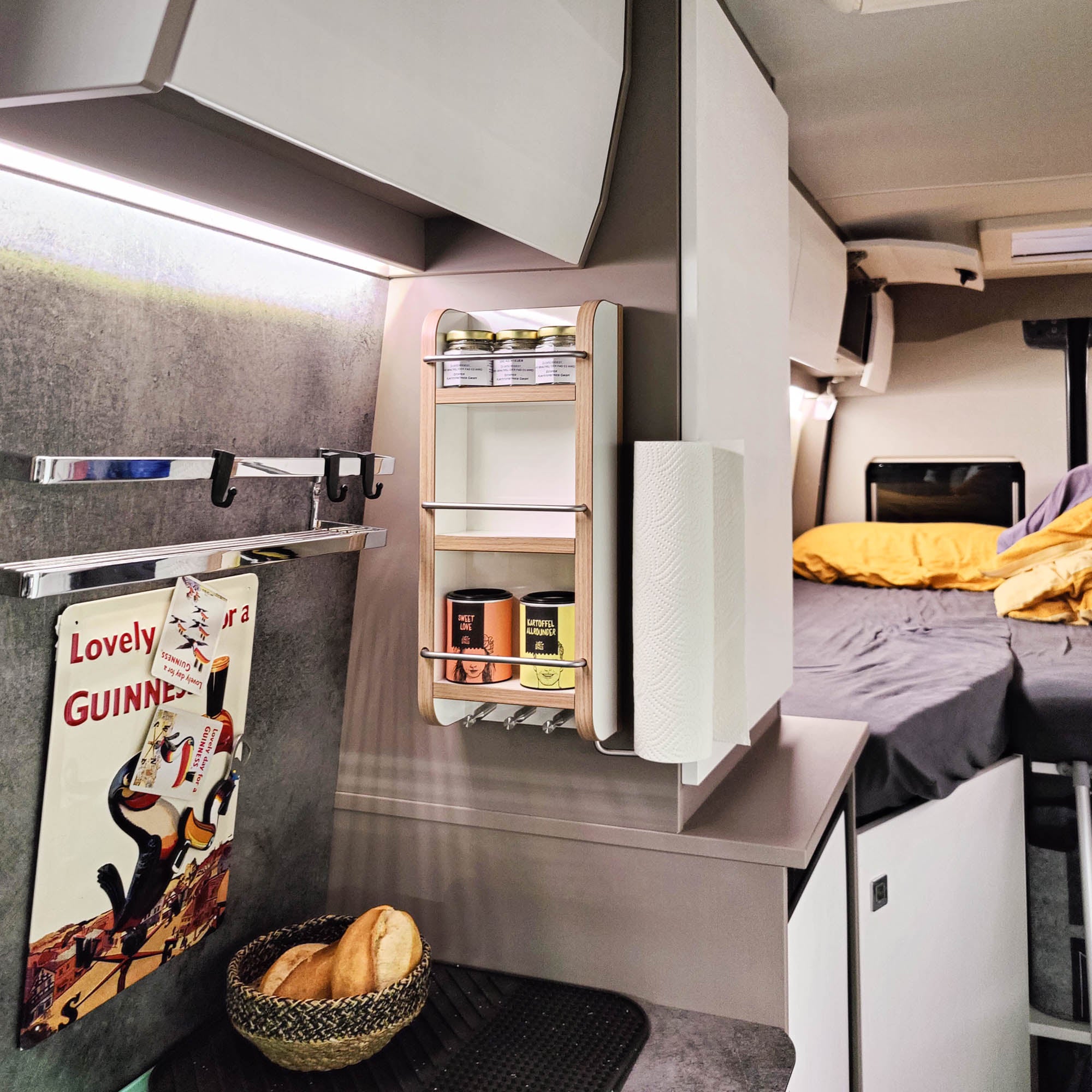 #color_high-gloss white with edge in elm Salisbury