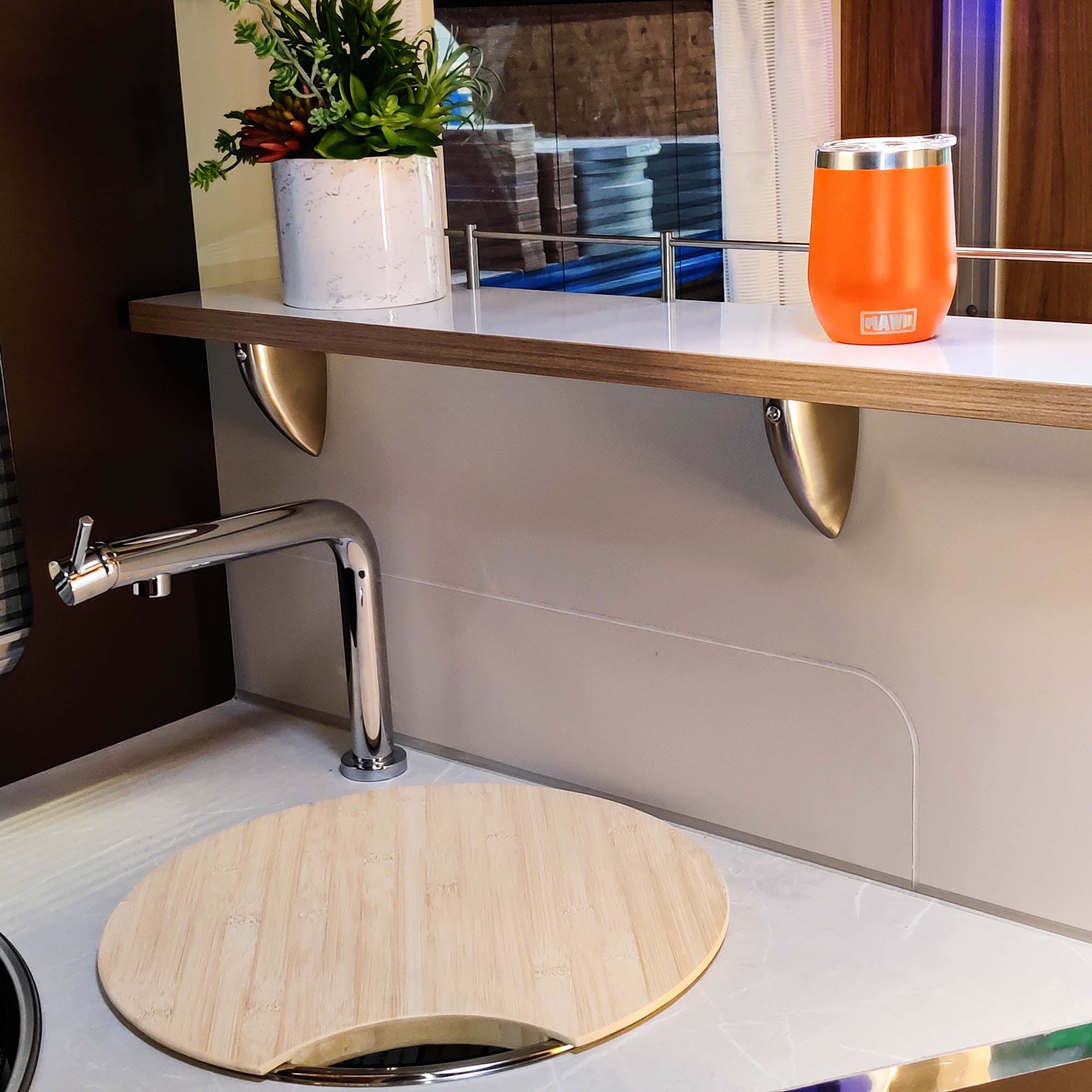 Storage board for Ahorn Camp models built from 2022 onwards