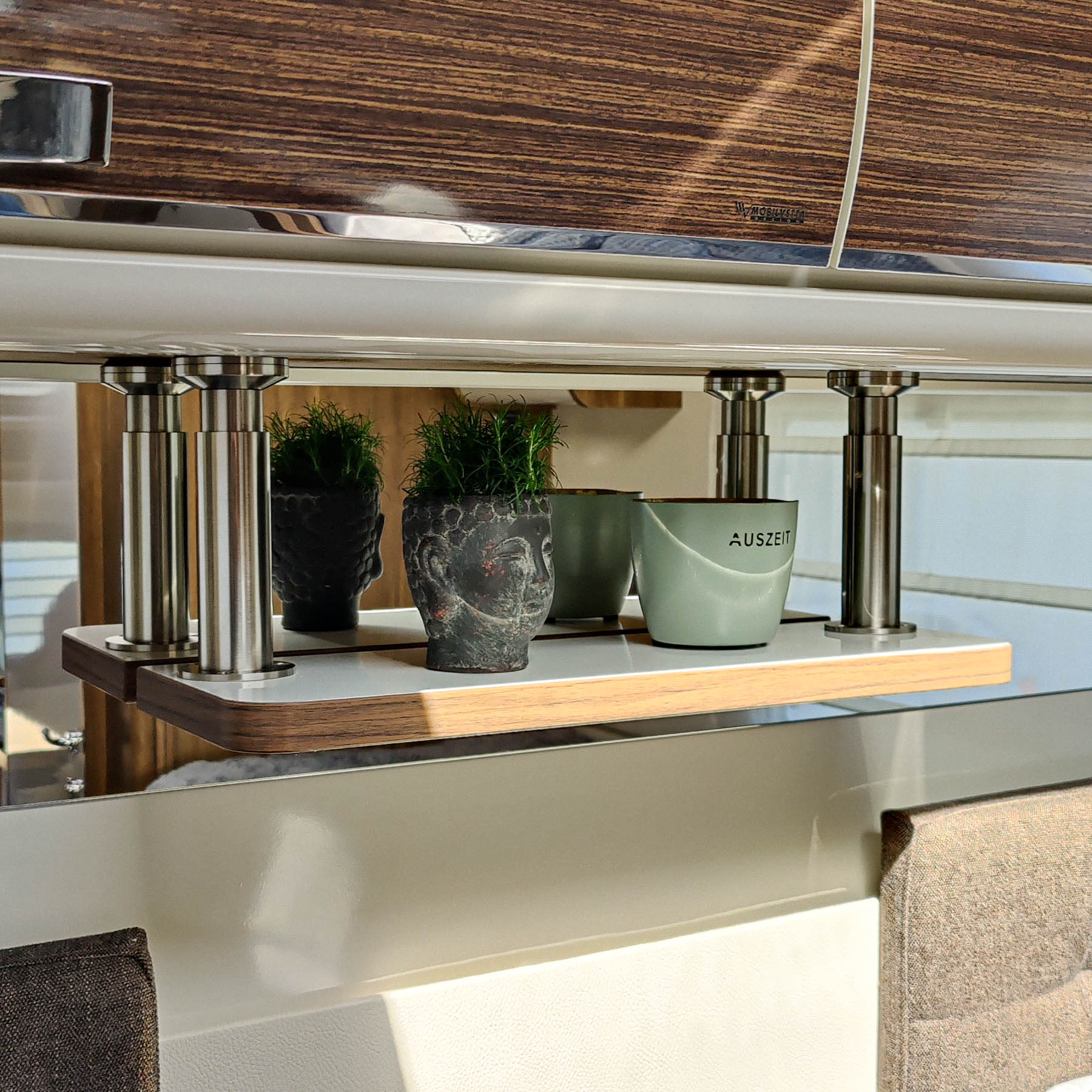#color_high-gloss white with edge in Madison Walnut