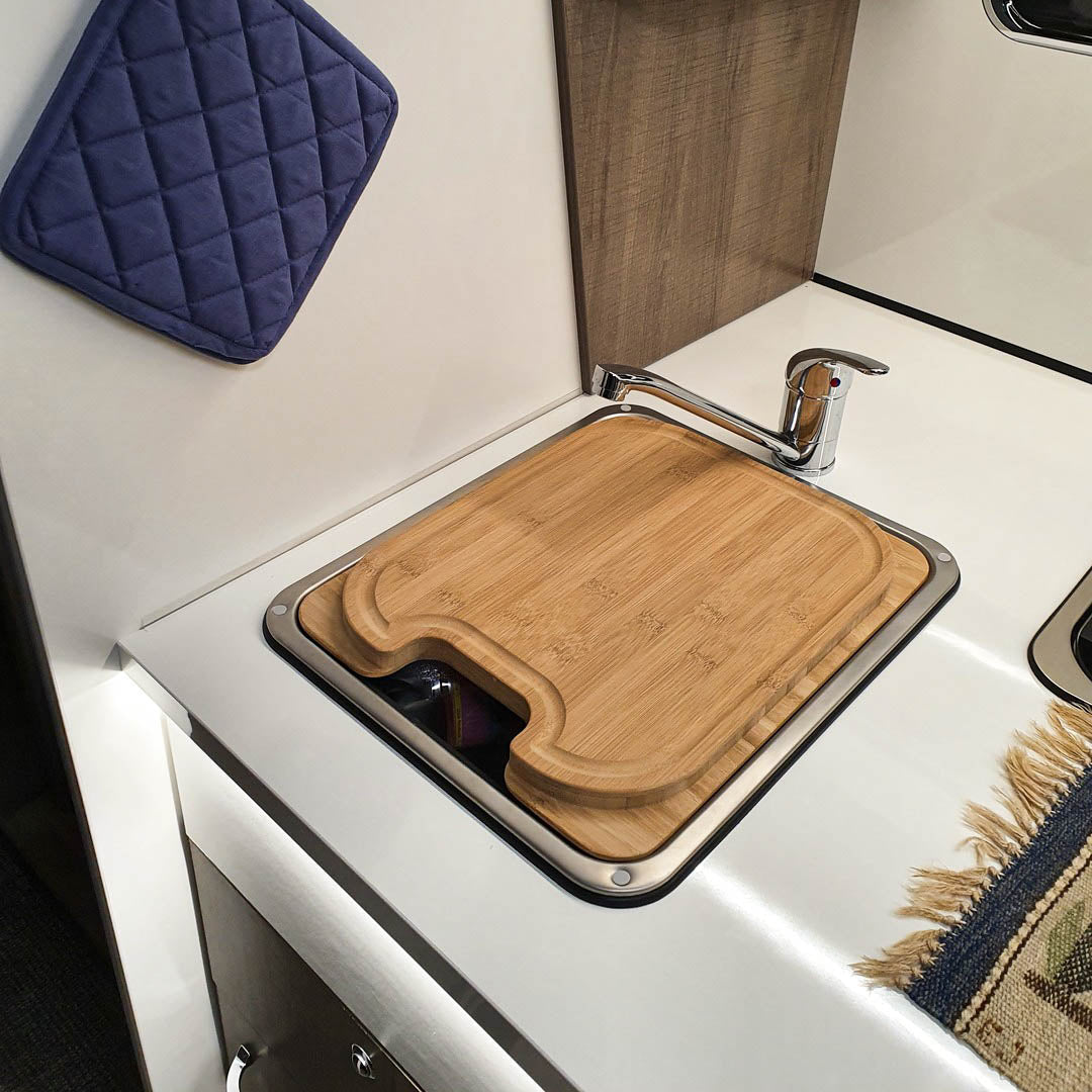 Cutting board with sink cover for Mooveo models