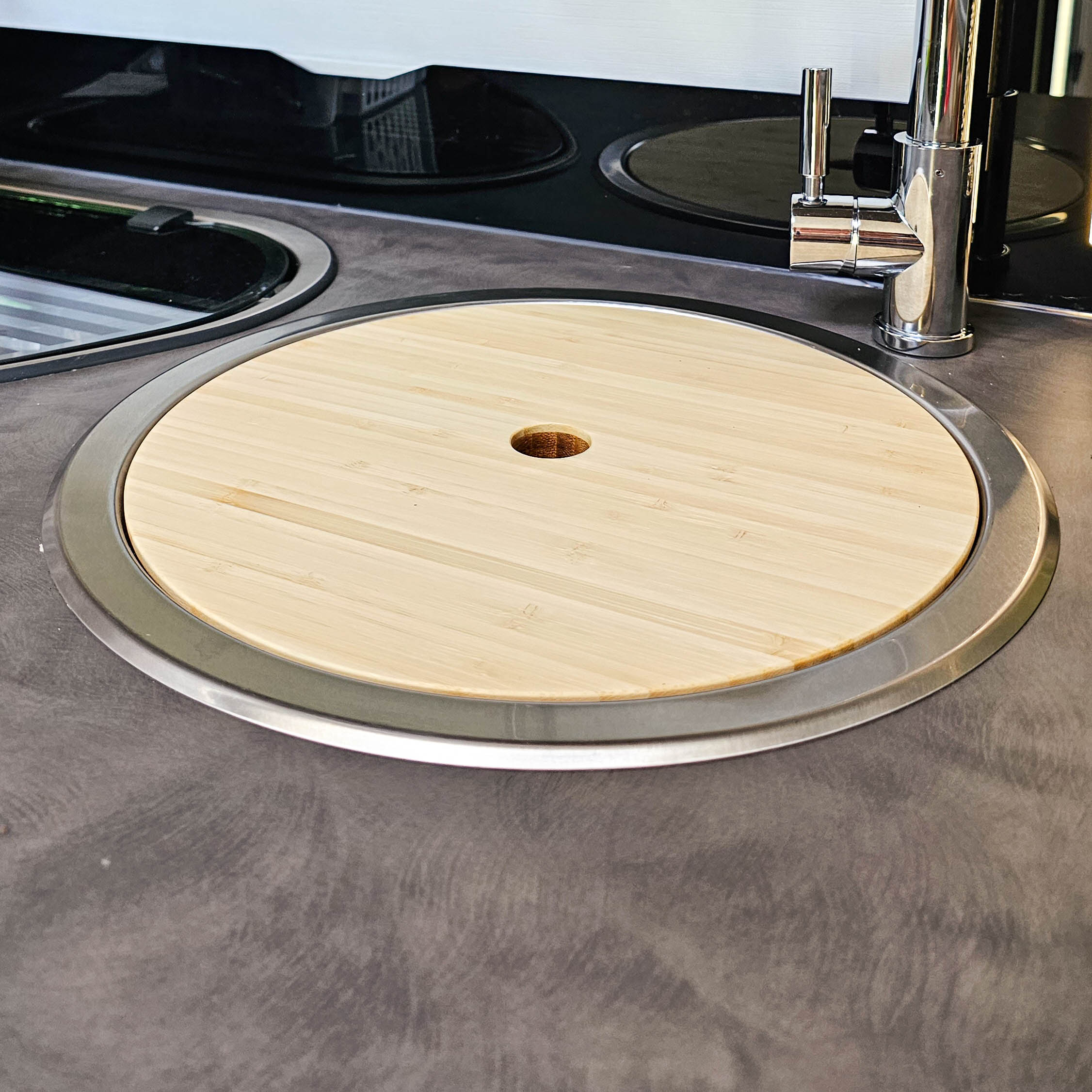 Cutting board with sink cover for Challenger