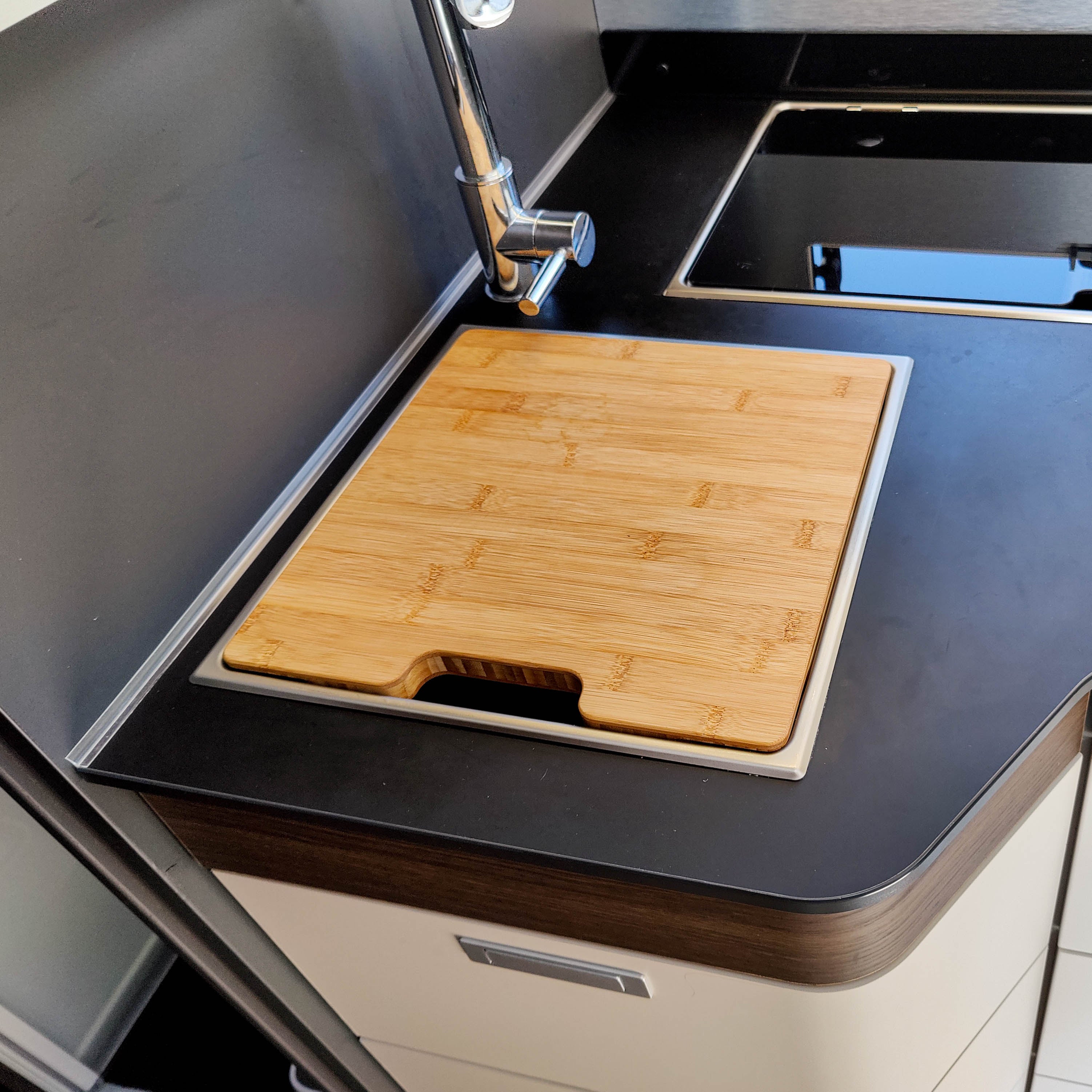 Cutting board with sink cover for Kabe models from 2024 onwards