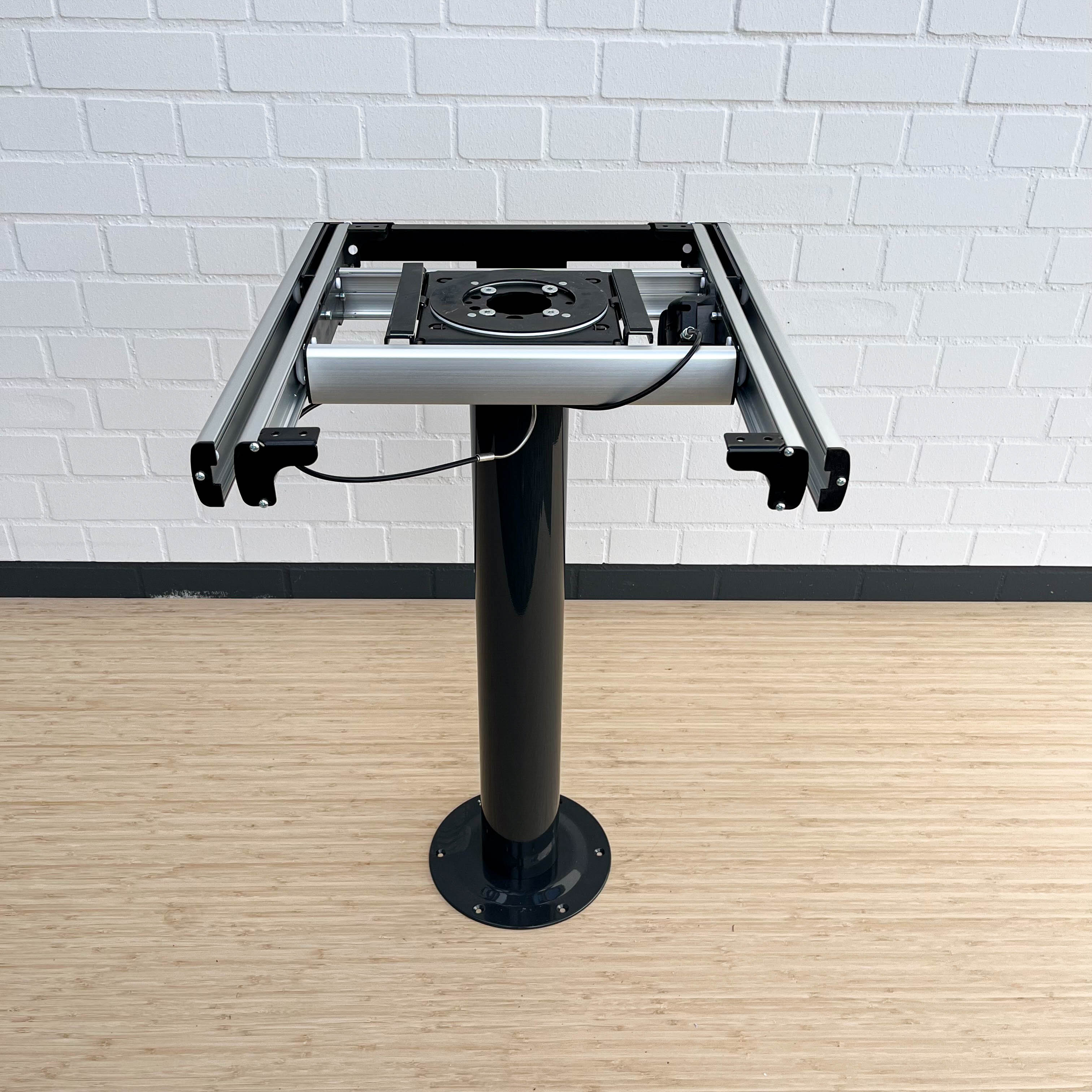Nuova Mapa table frame including rigid base for folding and classic table tops