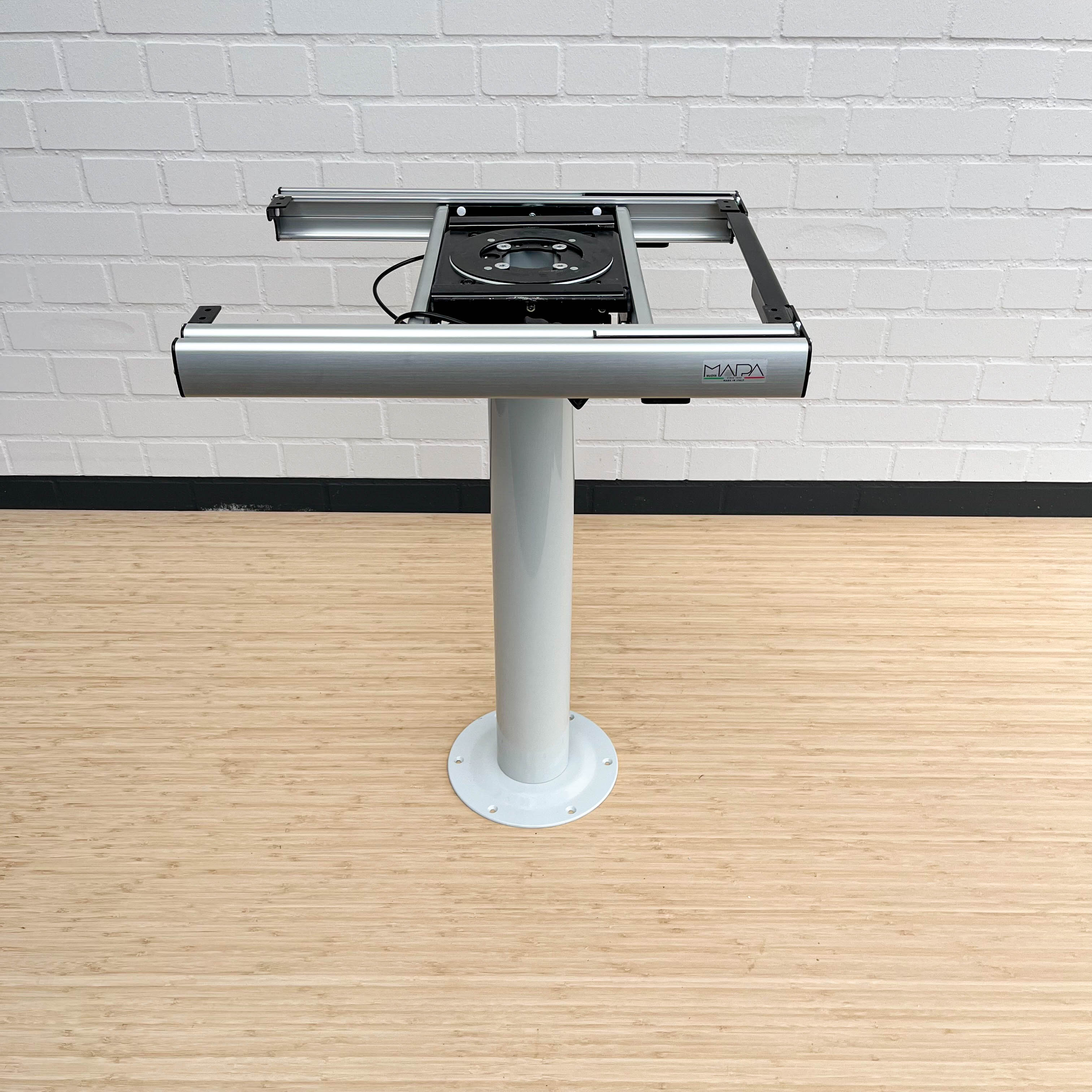 Nuova Mapa table frame including rigid base for folding and classic table tops