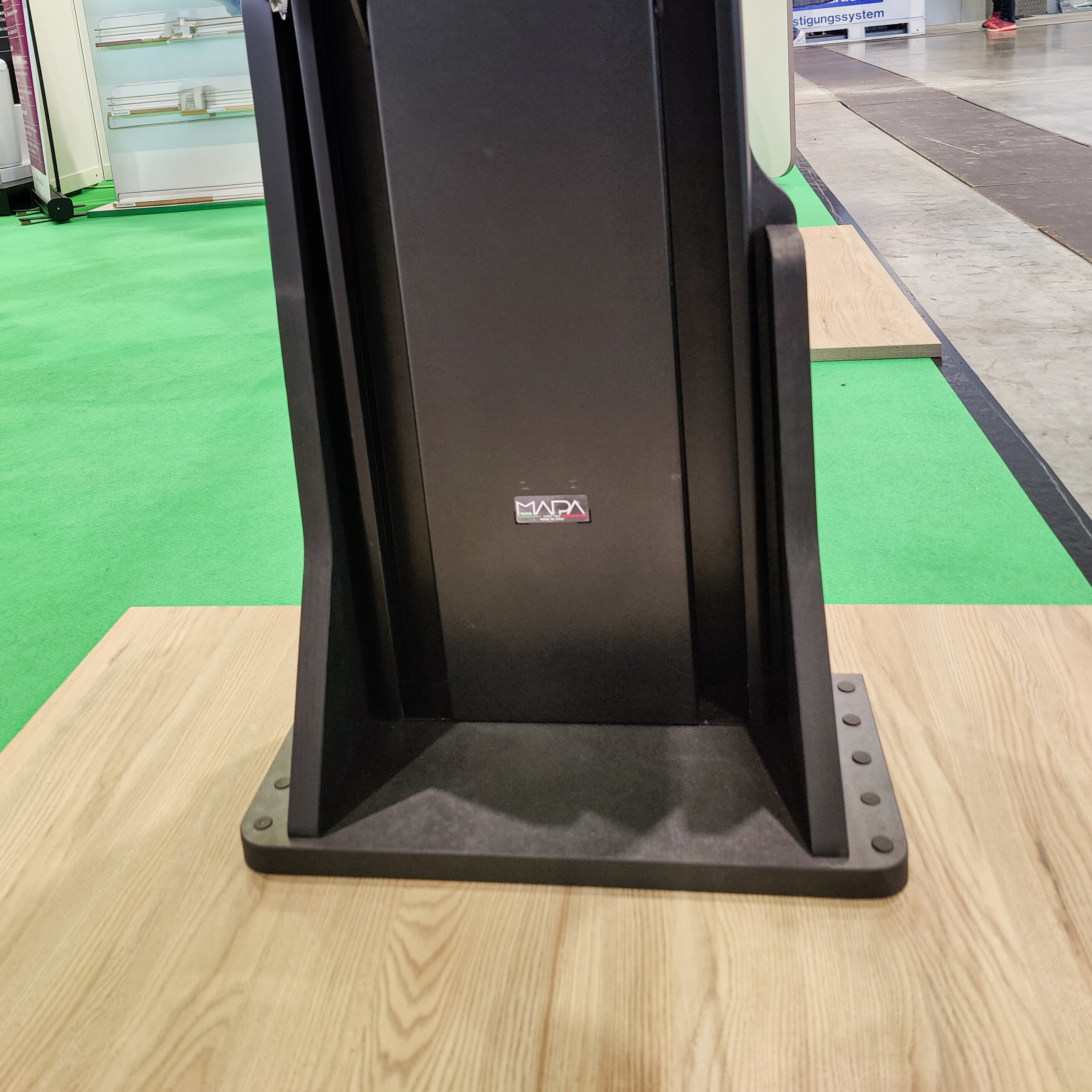 Floating table for panel vans and campervans