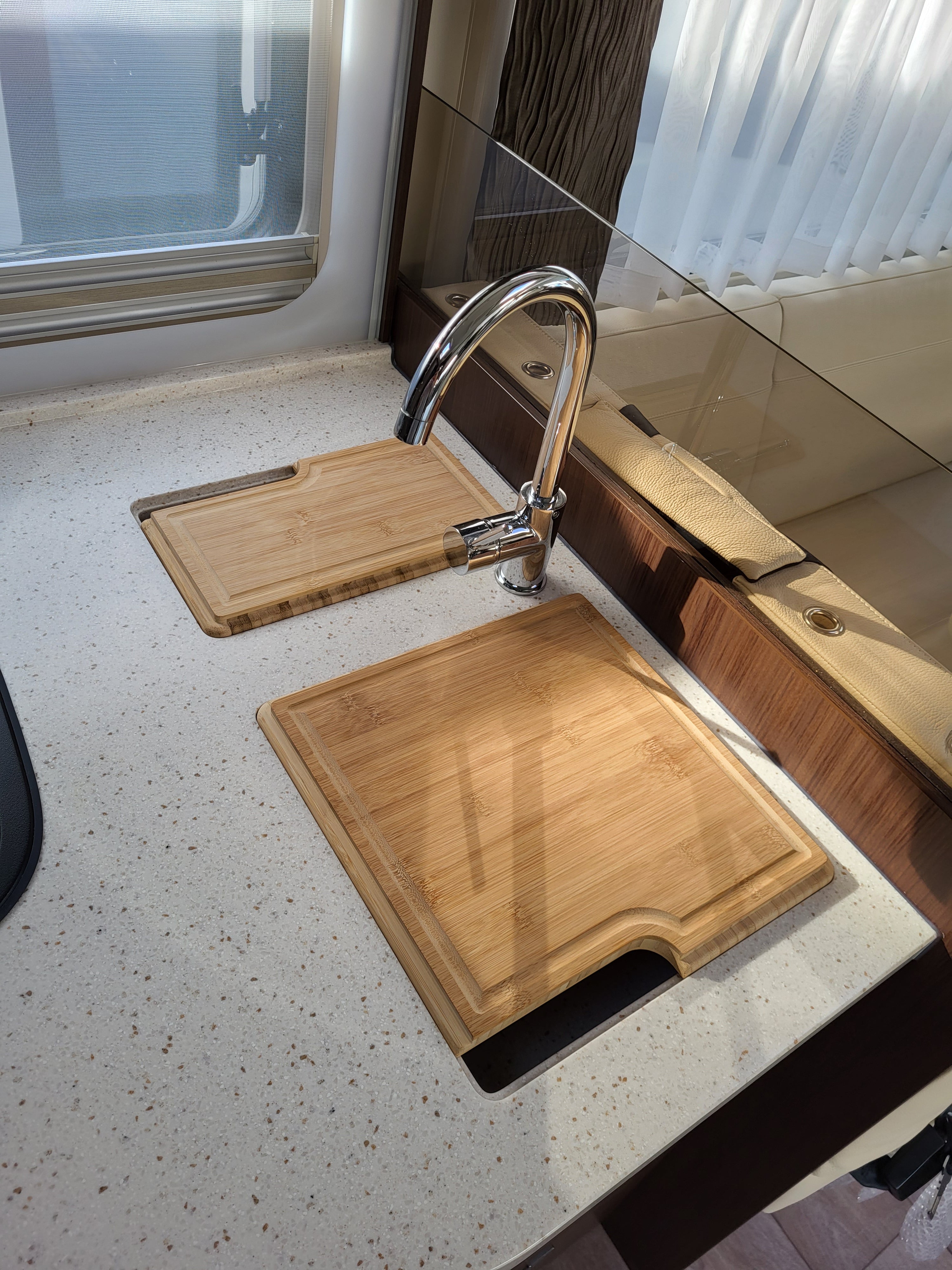 Duo cutting board with sink cover for Morelo models