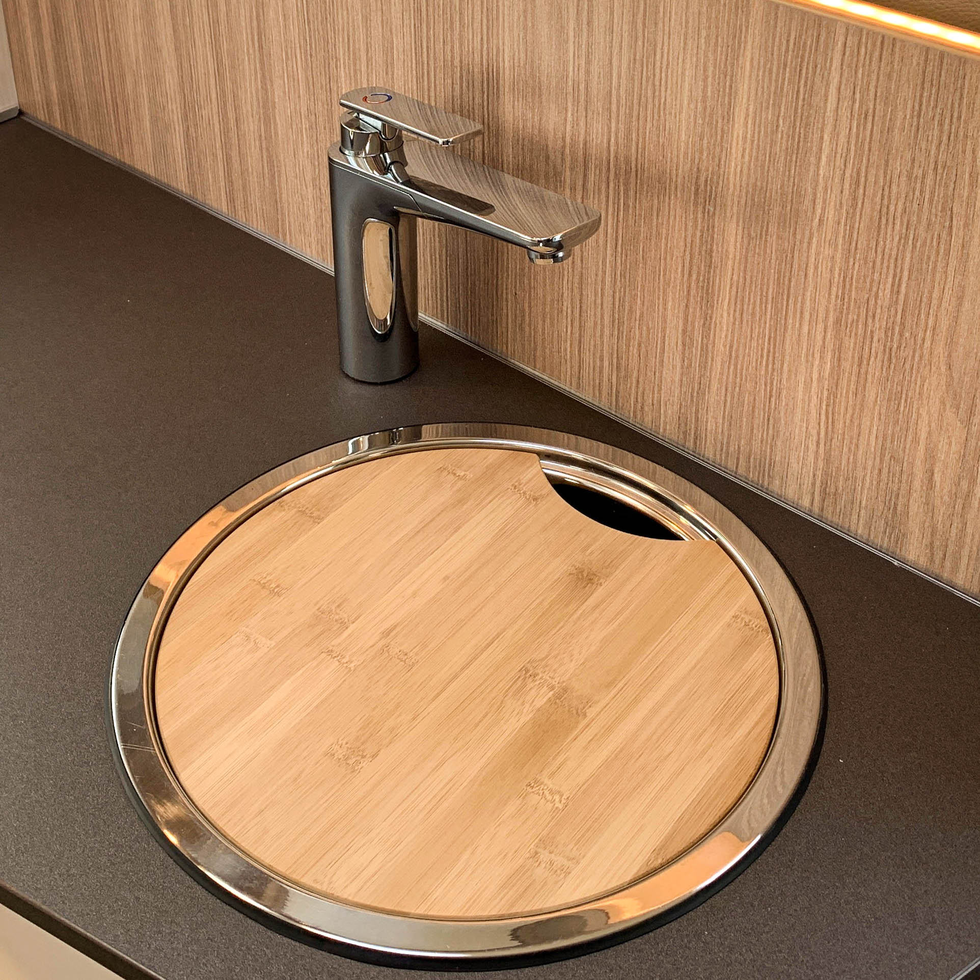 Cutting board with sink cover for Bürstner models