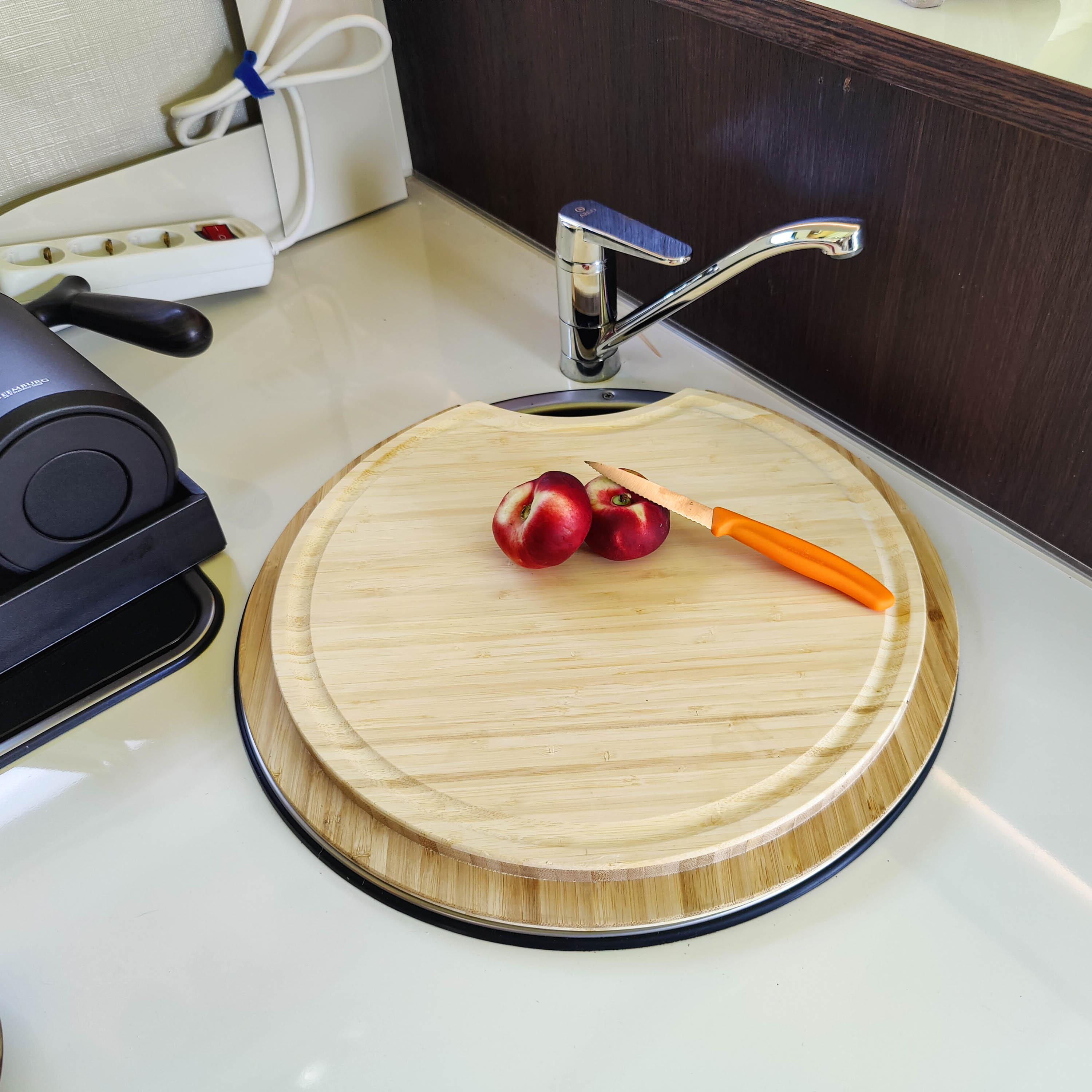 Cutting board with sink cover for Forster