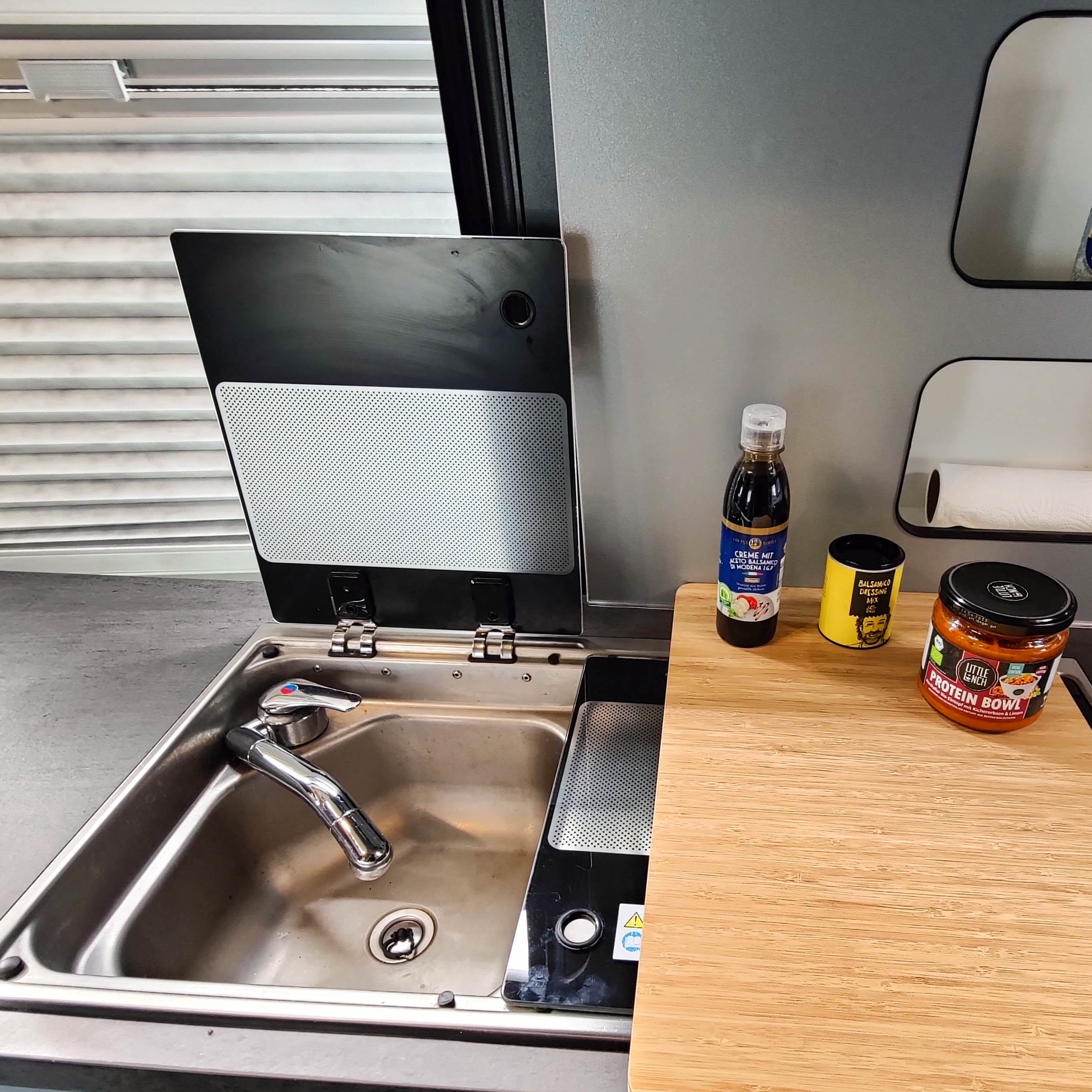 Sink and stove cover for motorhomes, caravans and campers